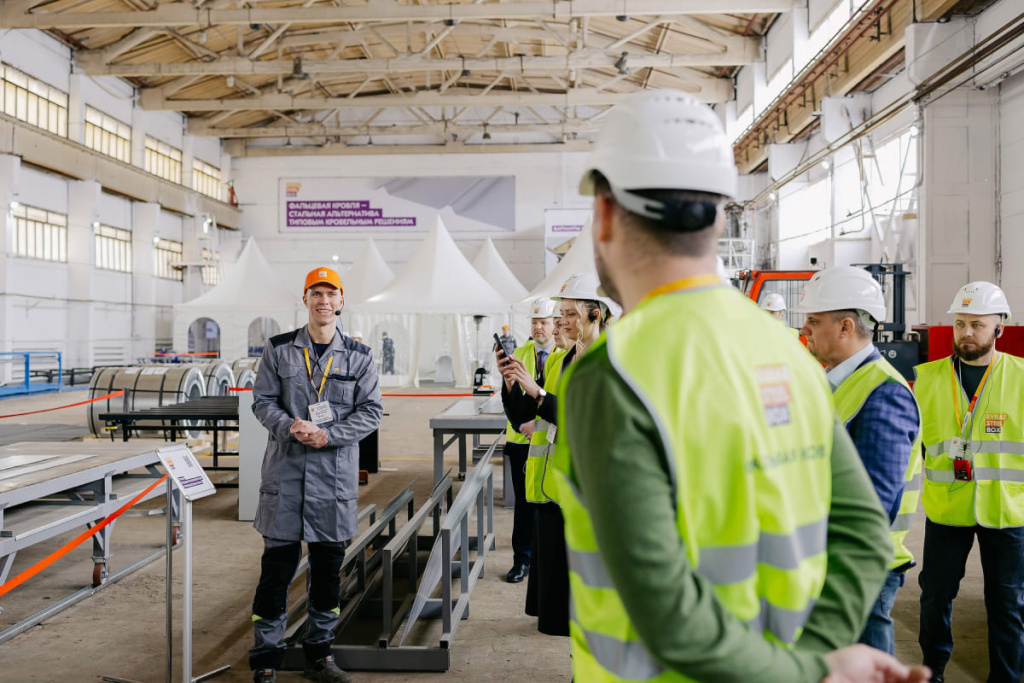 0017 evraz_press.jpg 0017 evraz_press.jpg